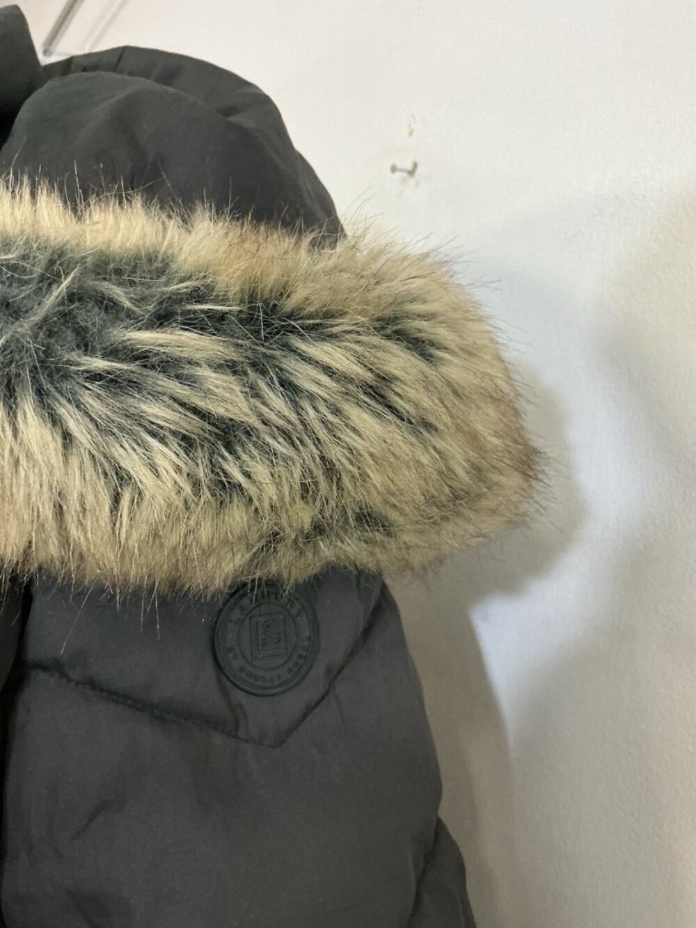 Laundry by Shelli Segal Puffer Coat Faux Fur Hood Long Winter Jacket Medium - Picture 4 of 7